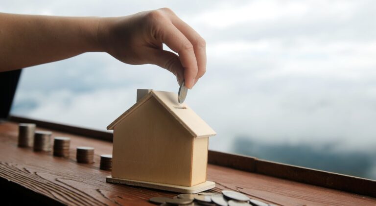 Ile można zaoszczędzić wybierając izolację natryskową pianą PUR