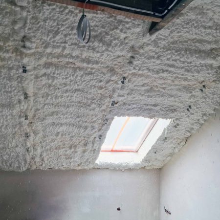 dom jednorodzinny konik ocieplenie dachu piana pur 3